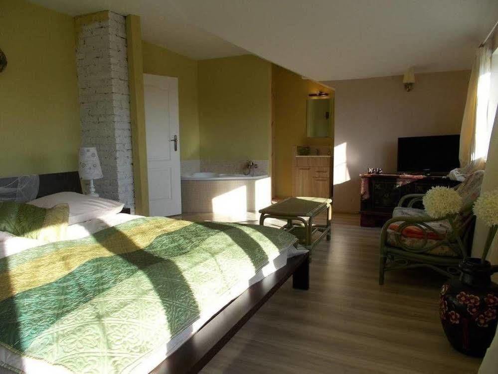 Bolimowianka Bed & Breakfast エクステリア 写真